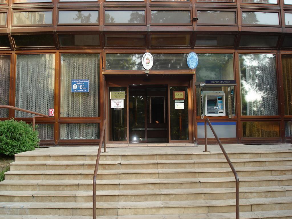 Eszterhazy Karoly Egyetem Ξενοδοχείο Έγκερ Εξωτερικό φωτογραφία